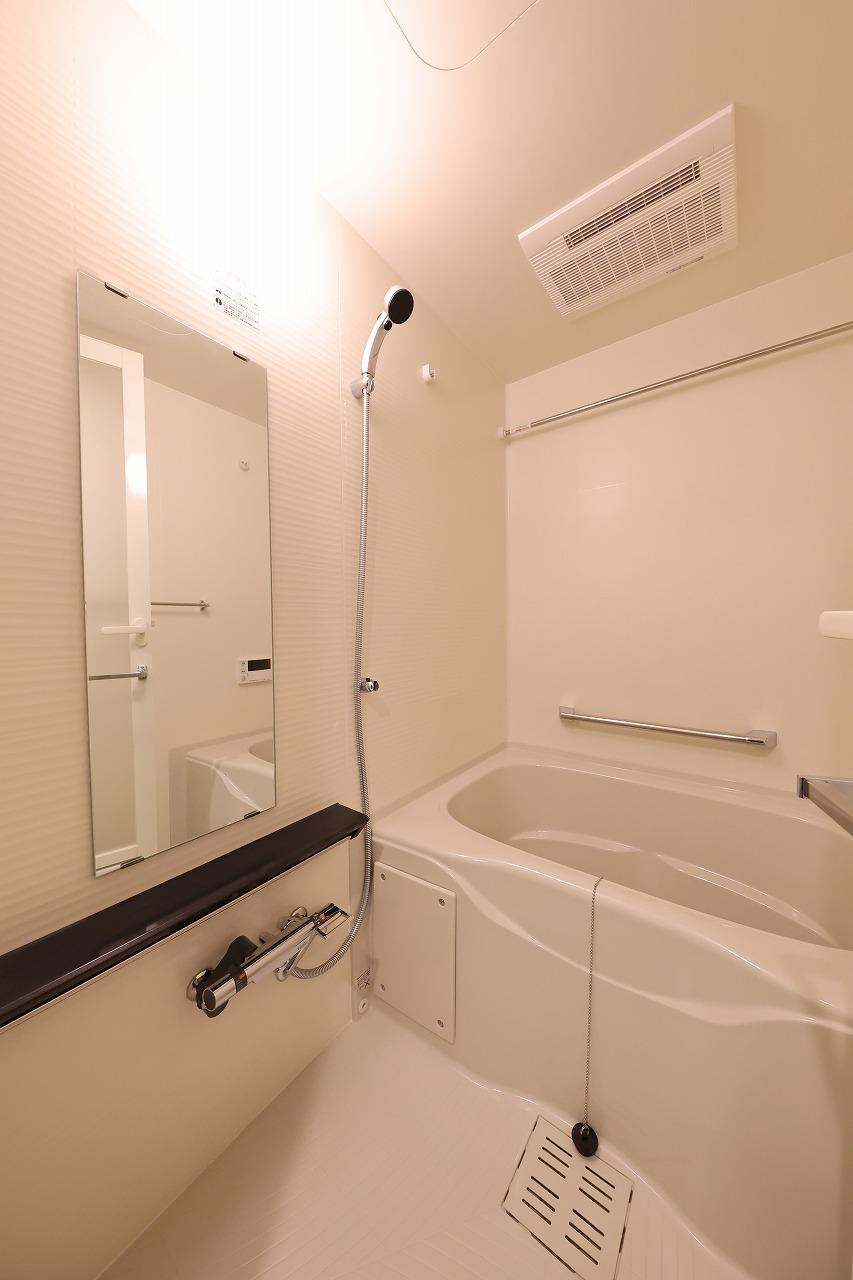 バス・シャワールーム　バスルーム