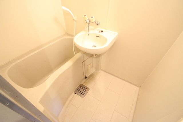 バス・シャワールーム　同物件別号室