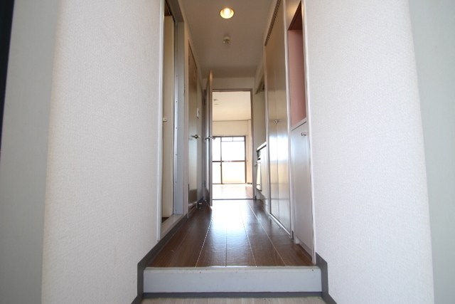 玄関　同物件別号室