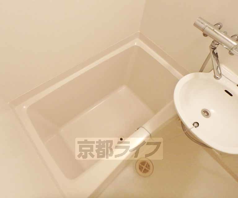 バス・シャワールーム　一日の疲れを癒すバスルーム