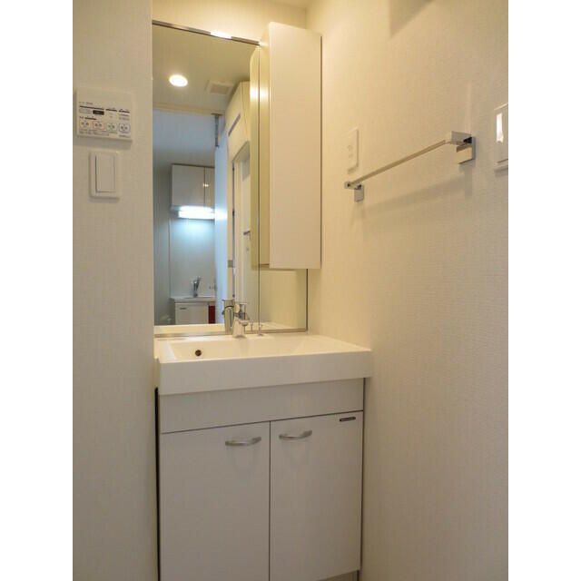 洗面設備　脱衣スペースもあります