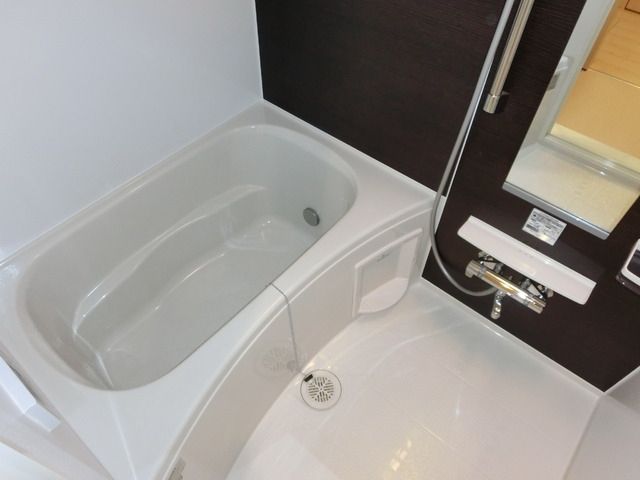 バス・シャワールーム　★追焚＆浴室乾燥機付のバスルームです★