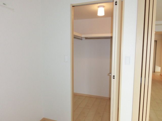 その他設備　★たっぷり収納のウォークインクローゼットです★