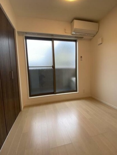 居室・リビング　こちらの居間で趣味の時間をお楽しみください