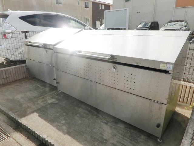 その他　専用ごみ置き場です