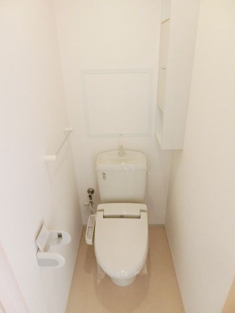 トイレ　温水洗浄便座付きトイレ