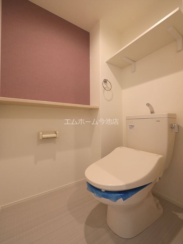 トイレ　温水洗浄便座付トイレ　同仕様写真