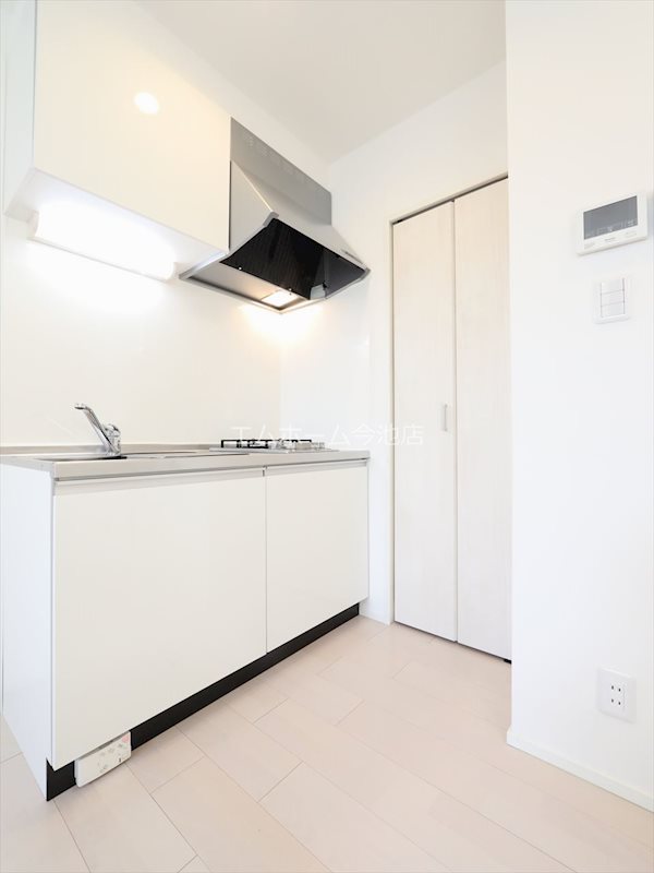 キッチン　システムキッチン（ガス2口コンロ付）同仕様写真