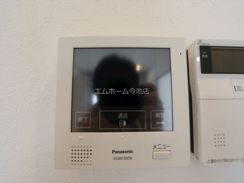 セキュリティ　TVモニター付インターホン