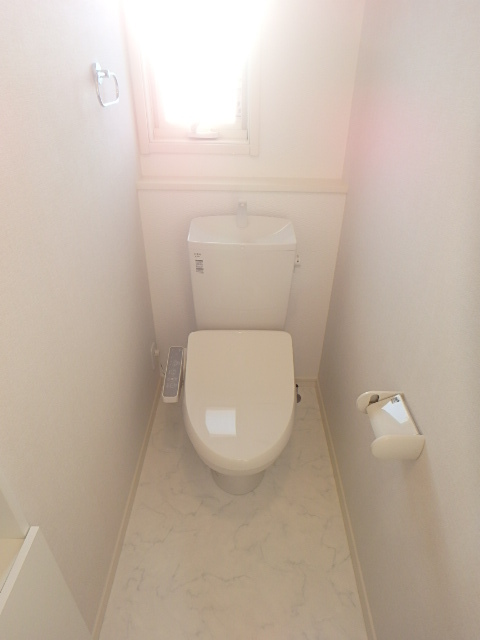 トイレ　洗浄機能つき便座