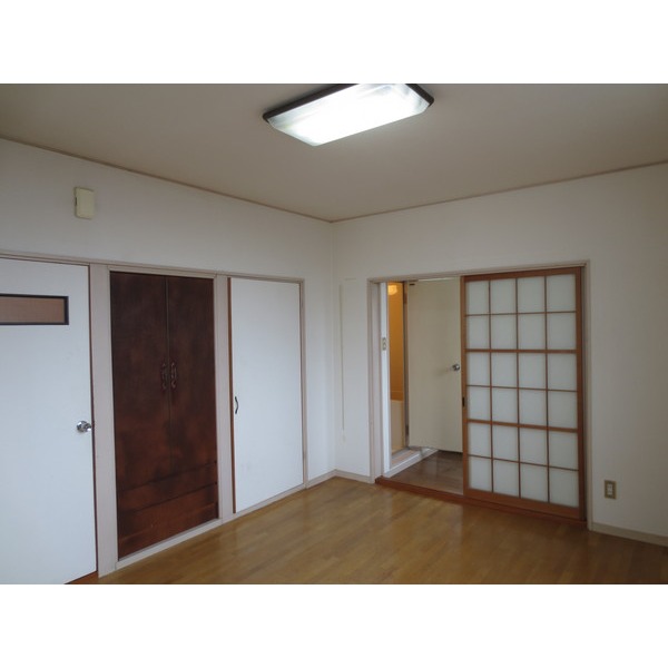 居室・リビング　洋室８帖