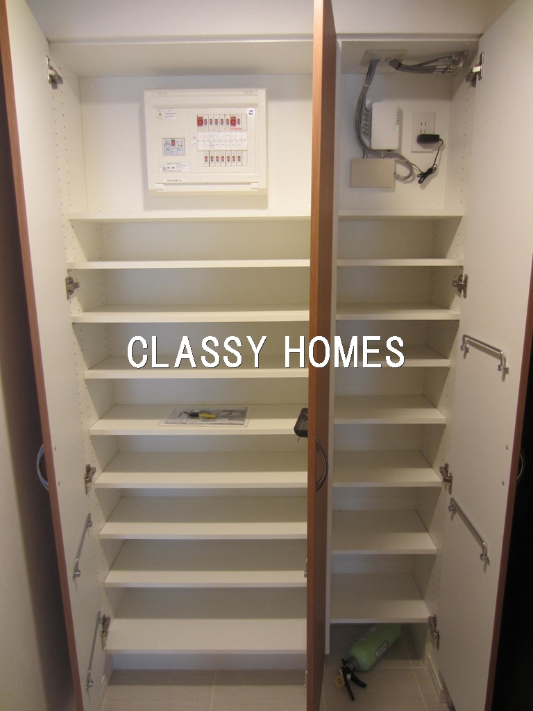 玄関　2019年竣工　グランドメゾン品川シーサイドの杜：玄関収納