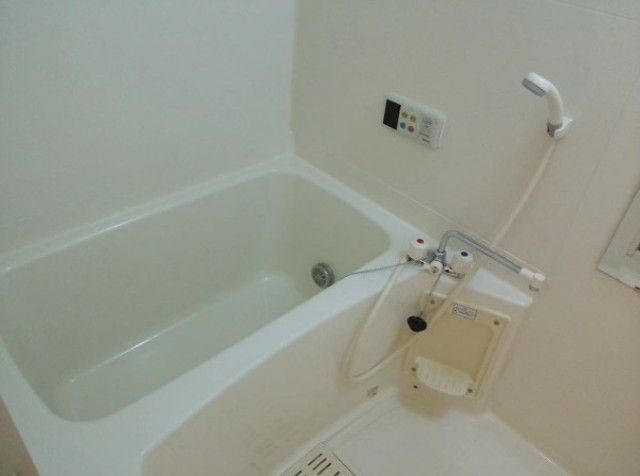 バス・シャワールーム　追い焚き機能や浴室乾燥機付き