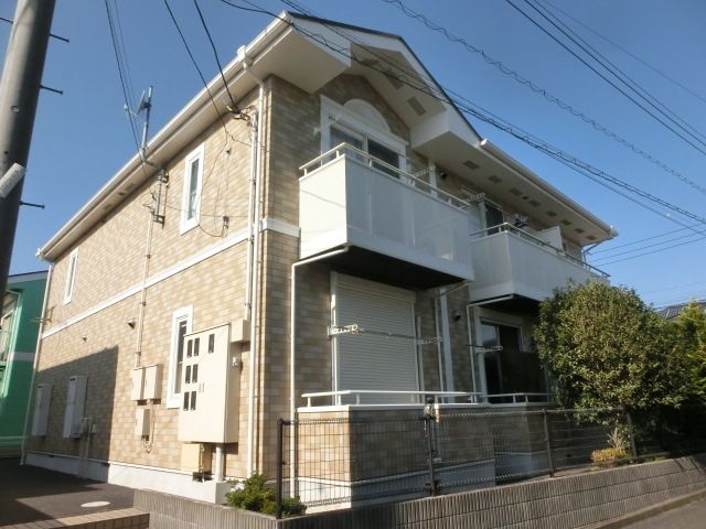 建物外観　2003年8月築の物件です。