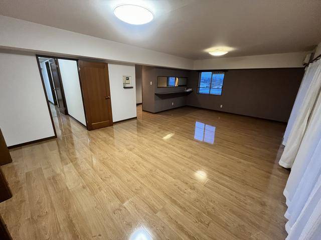 居室・リビング　ゆったりサイズのリビングです