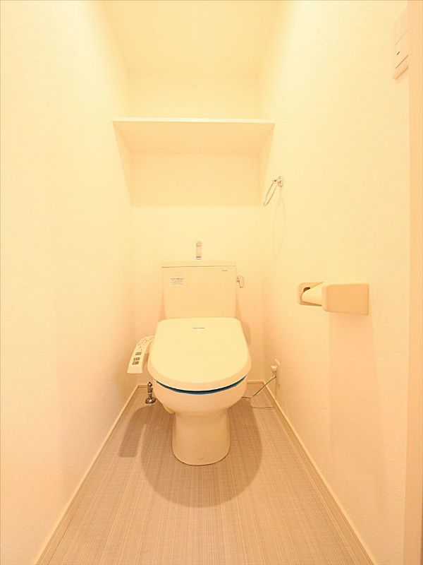 トイレ　トイレ　温水洗浄便座