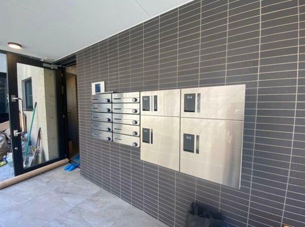 エントランス　☆宅配ボックス付き☆