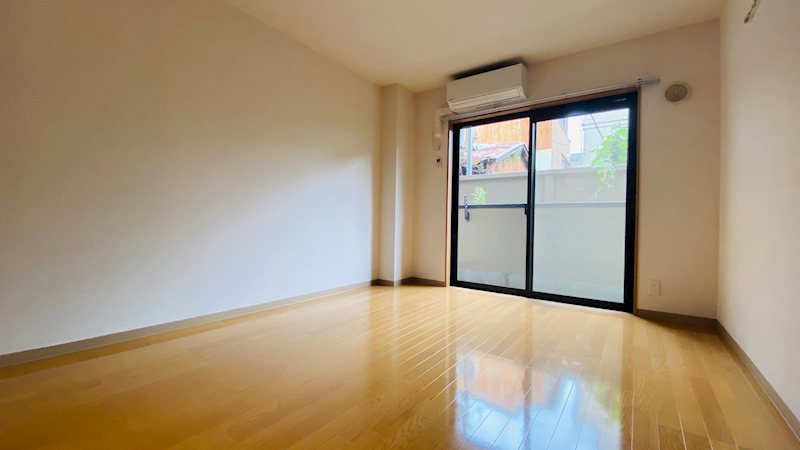 居室・リビング　こちらのリビングで趣味の時間をお楽しみください♪