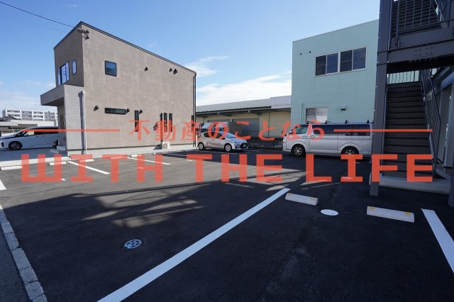 駐車場　車をお持ちの方に嬉しい駐車場付きの物件です