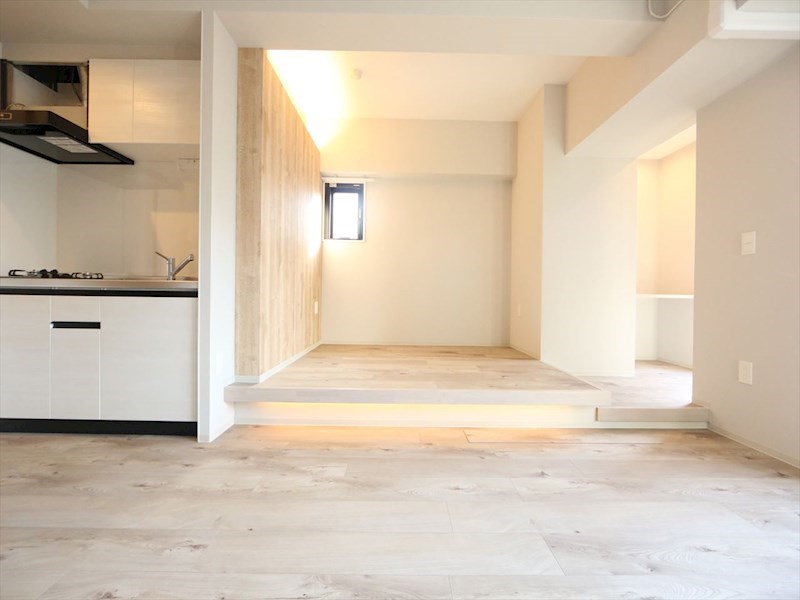 その他　ＬＤＫ8帖　洋室3.5帖　ウォークインクローゼット付