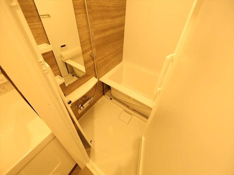 バス・シャワールーム　浴室暖房乾燥機付　追い焚き・オートバス機能付お風呂