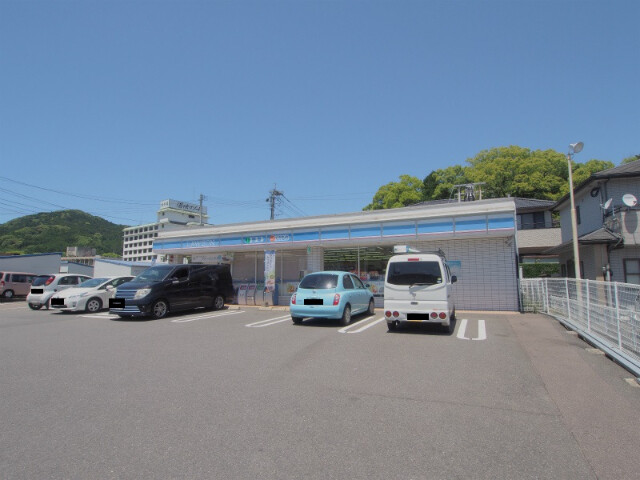 コンビニ　ローソン嬉野医療センター店（コンビニ）まで763m