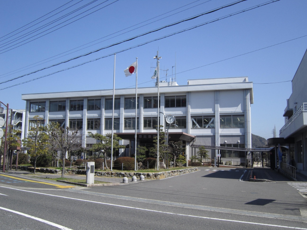 役所　野洲市役所（役所）まで562m