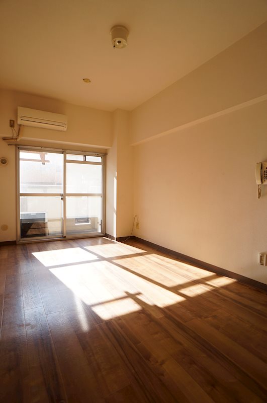 居室・リビング　洋室！