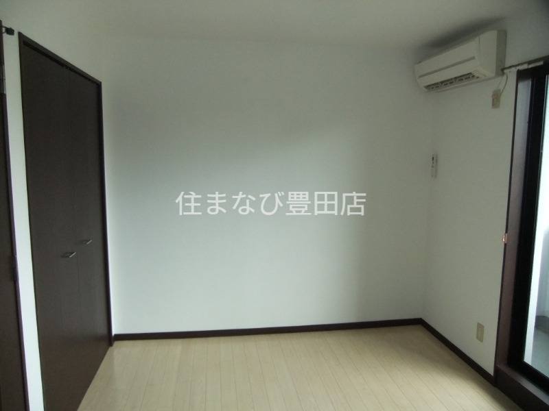 居室・リビング　同型別部屋写真