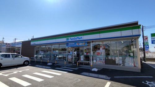 コンビニ　ファミリーマート 川越豊田町店（コンビニ）まで520m