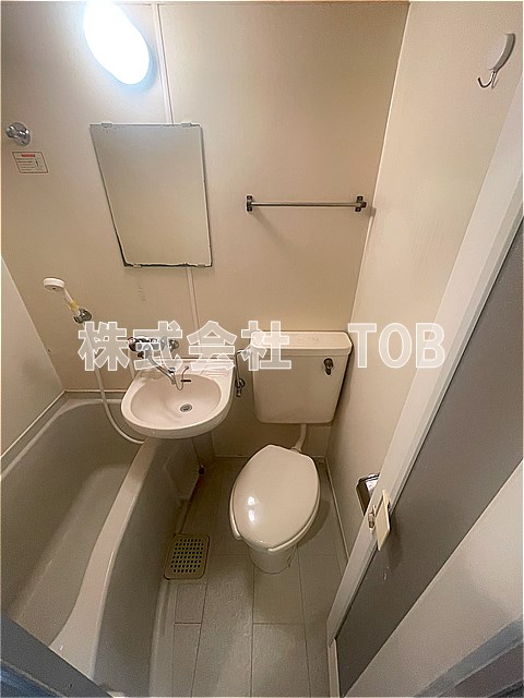 トイレ　※クリーニング完了前※