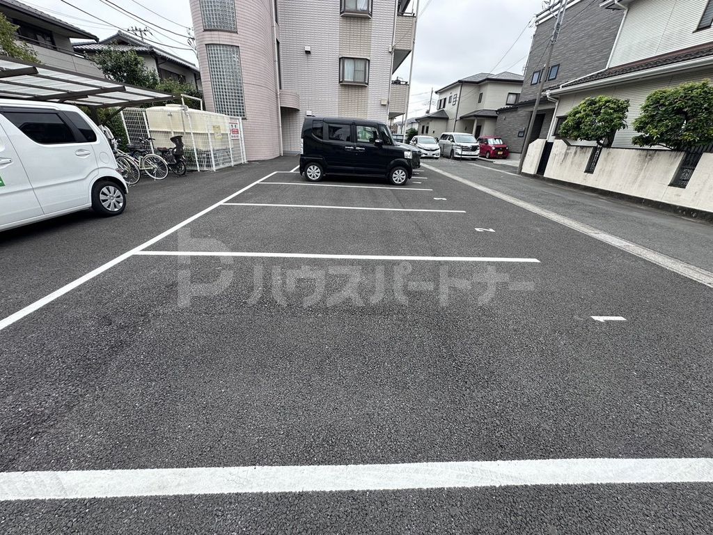 駐車場　駐車場