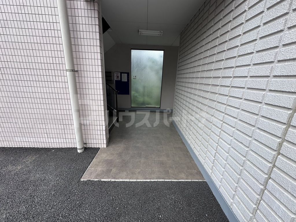 エントランス　バルコニー