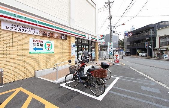 コンビニ　セブンイレブン川崎中原区役所前店（コンビニ）まで230m