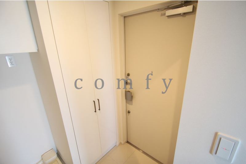 玄関　防犯性の高いダブルロックの玄関