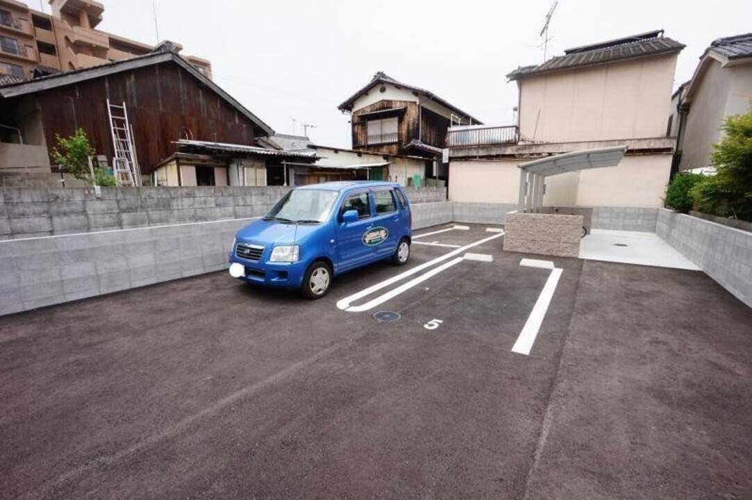 駐車場　駐車場