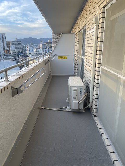 バルコニー　同物件別号室