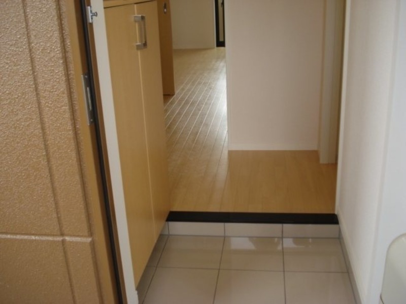 玄関　図面と現状に相違がある場合には現状を優先