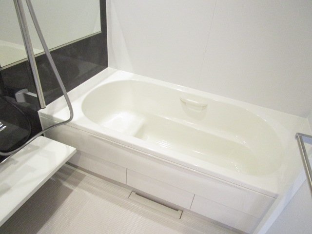 バス・シャワールーム　１坪バス・追い焚き完備