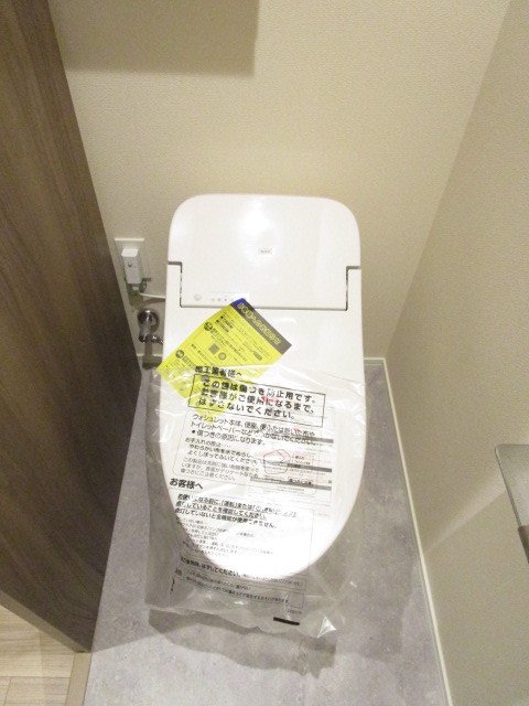 トイレ　タンクレストイレ
