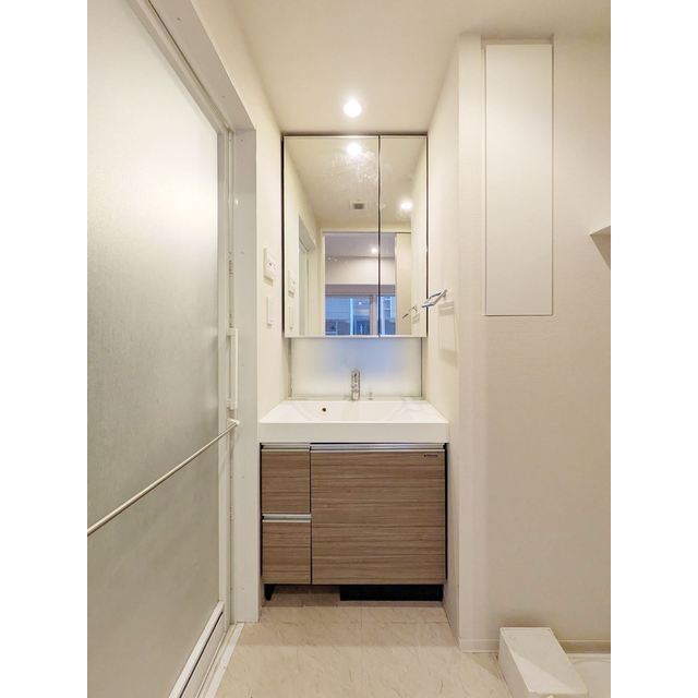 洗面設備　広い洗面スペース