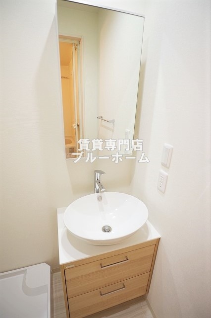 洗面設備　おしゃれな独立洗面台！