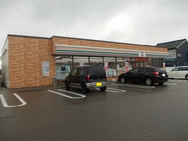 コンビニ　セブンイレブン（コンビニ）まで270m