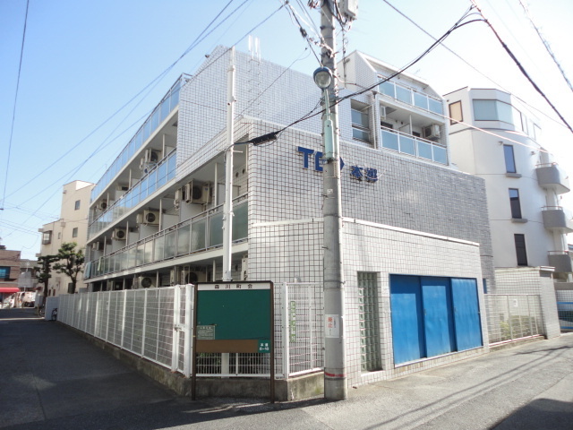 建物外観　５階建ての賃貸マンション