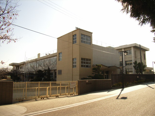 小学校　木津川市立相楽小学校（小学校）まで254m