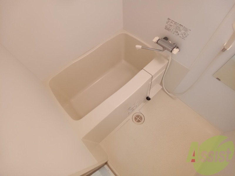 バス・シャワールーム　バスルームはこちらです。広々としてゆったり休めます。