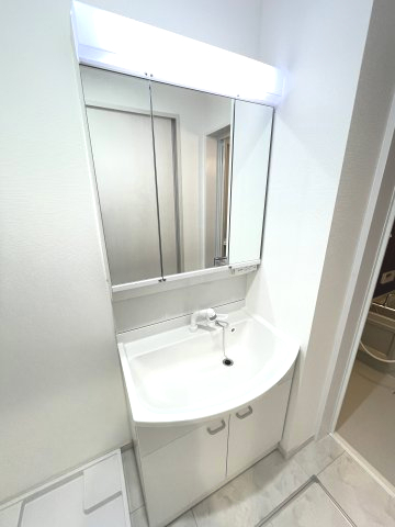 洗面設備　使いやすい洗面所です