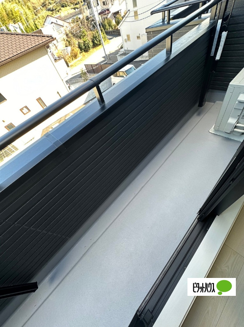 バルコニー　同物件別部屋