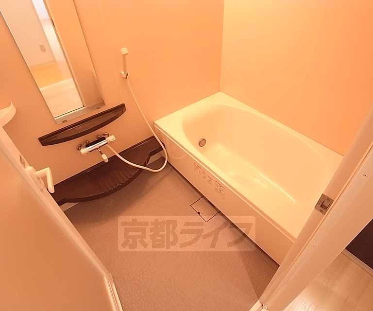 バス・シャワールーム　高級感あるバスルーム