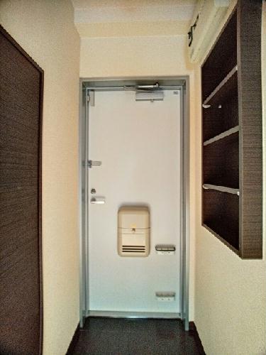 玄関　コンビニまで308m　徒歩4分